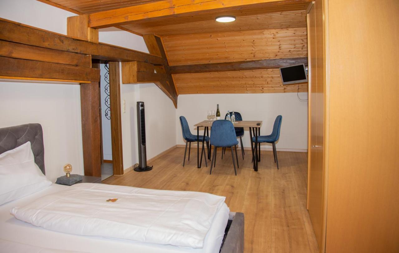 Weinhaus Kurtrierer Hof Hotel Leiwen Bagian luar foto