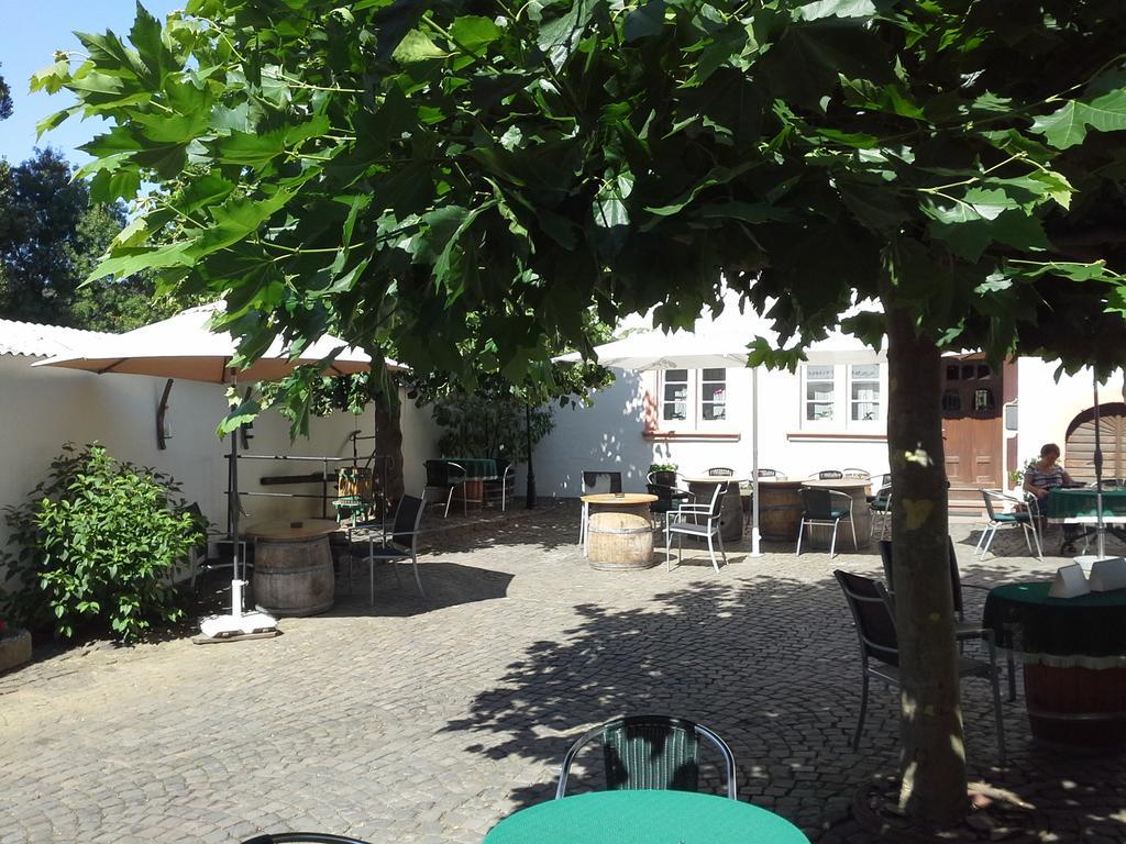 Weinhaus Kurtrierer Hof Hotel Leiwen Bagian luar foto