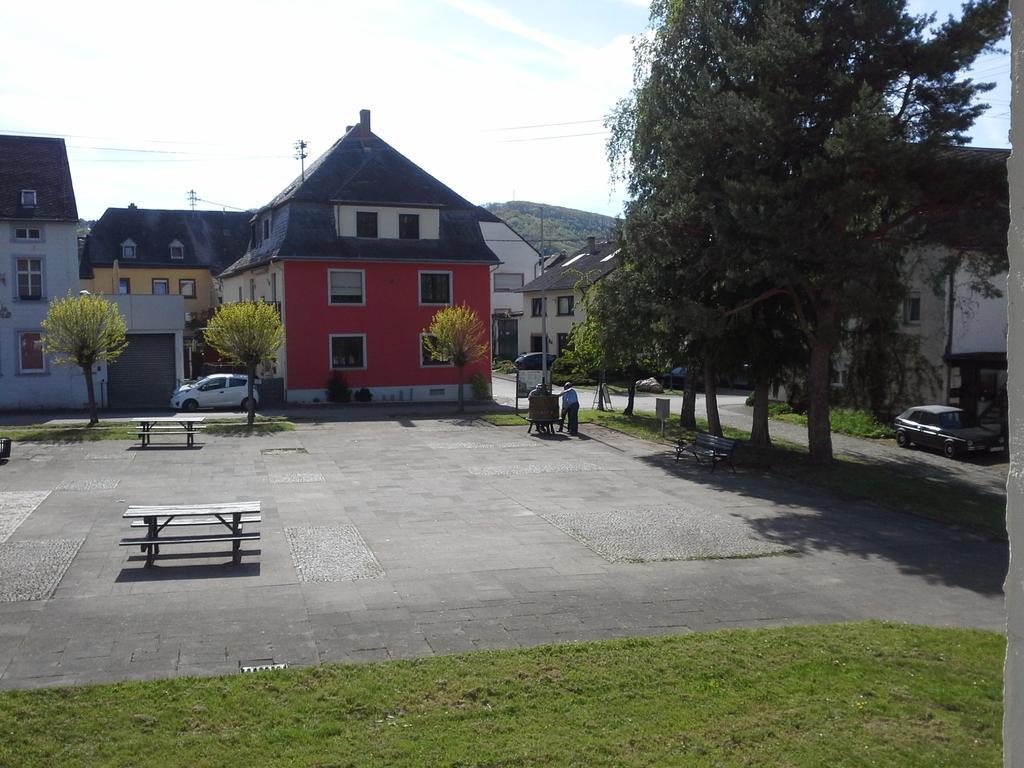 Weinhaus Kurtrierer Hof Hotel Leiwen Bagian luar foto